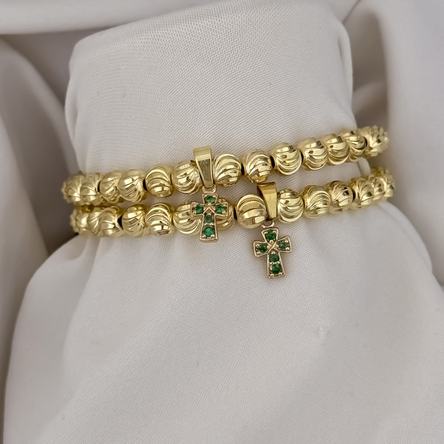 Promocion de 2 Pulseras para Parejas Cruz Verde Esmeralda en Balin Nuevo italiano Nuevo Labrado en Oro Laminado 18k con Garantía de por vida