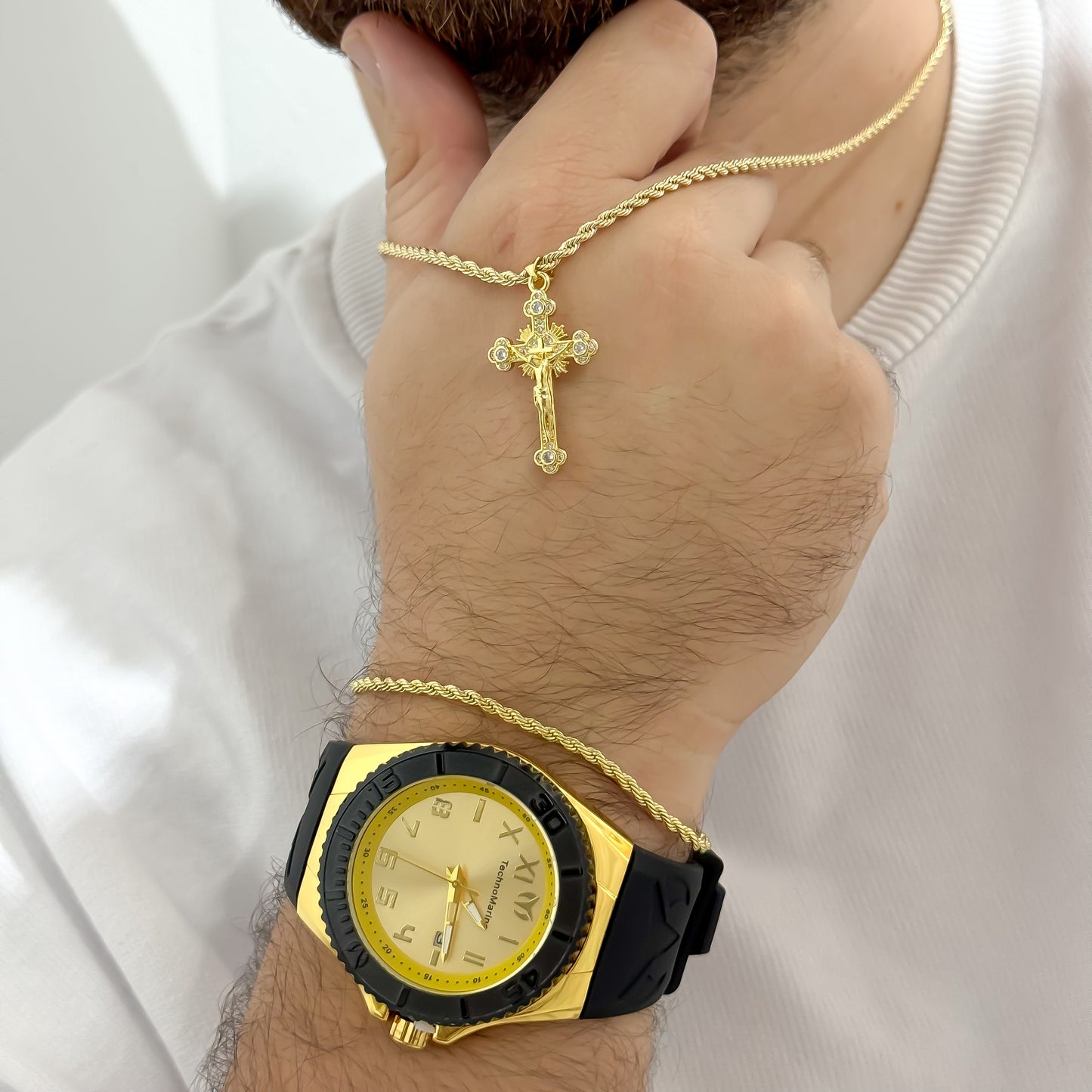 Conjunto Lazo Cadena 60cm + Pulsera Lazo  + Cruz Madero en Baño de Oro de 18k + Reloj Technomarine