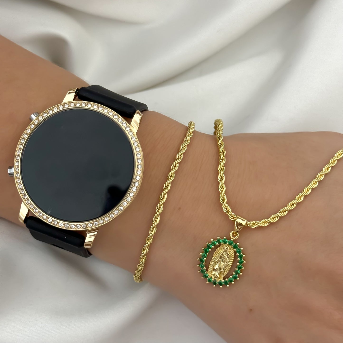 Juego de Cadena Lazo para  Dama  + Virgen Guadalupe + Pulsera Lazo  + Reloj Led con Circones en Baño de Oro de 18k con Garantia de por vida