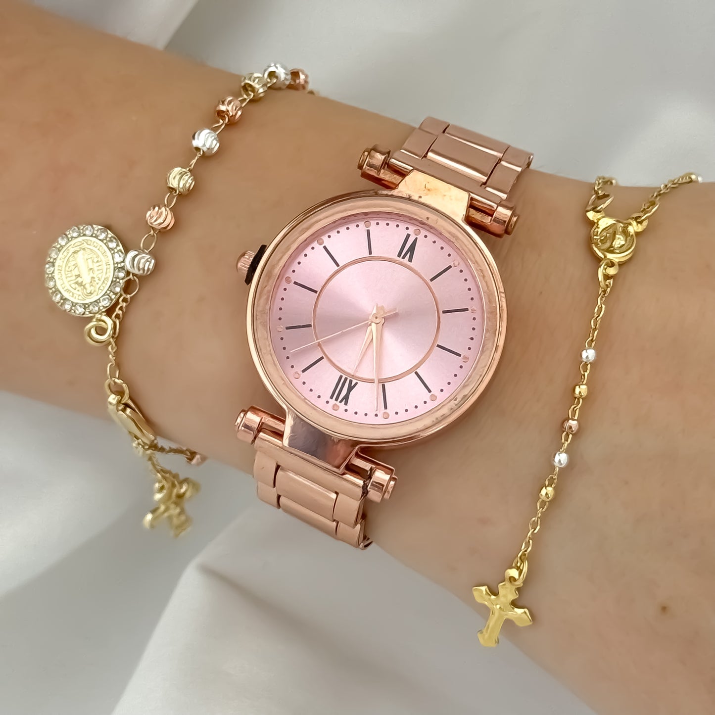 Conjunto para Dama  de 3 Oros Camándula + Denarios en baño de oro de 18k + Reloj en Oro Rosa