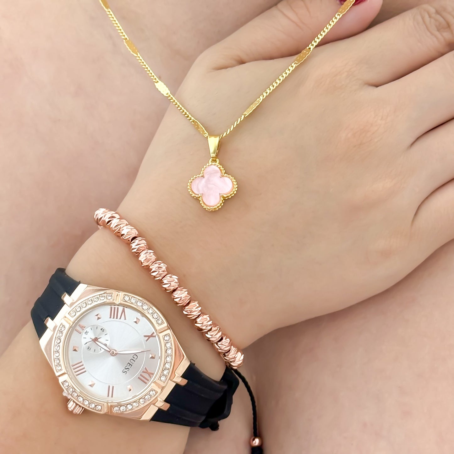 Conjunto de la Buena Suerte Cadena  Trebol Oro Rosa + Pulsera Oro Rosa Balin Italiano + Reloj  Guess en Baño de Oro de 18k con Garantia de por Vida